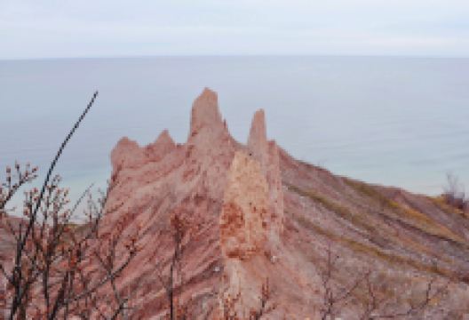 Chimney Bluffs State Park景点图片