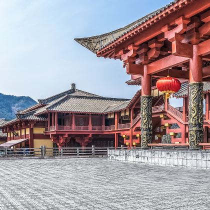 苏州+乌镇+横店影视城+杭州4日3晚跟团游