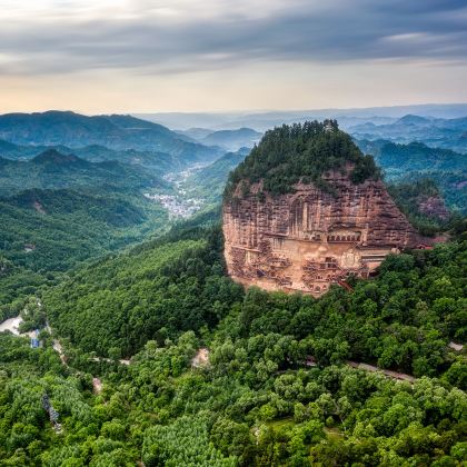 麦积山石窟+官鹅沟大景区+扎尕那+若尔盖花湖生态旅游区+黄河九曲第一湾+郎木寺镇+桑科草原+拉卜楞寺+甘加秘境8日7晚跟团游