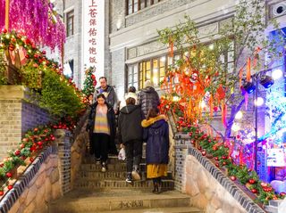 重庆洪崖洞太远,东北老板花10亿将其搬进商场,网友戏称长春分洞