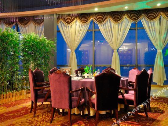 财富酒店-揽月旋转餐厅餐厅图片