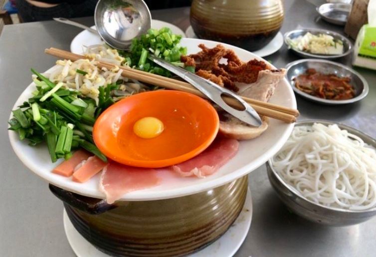 蒙自风味土锅过桥米线餐厅图片