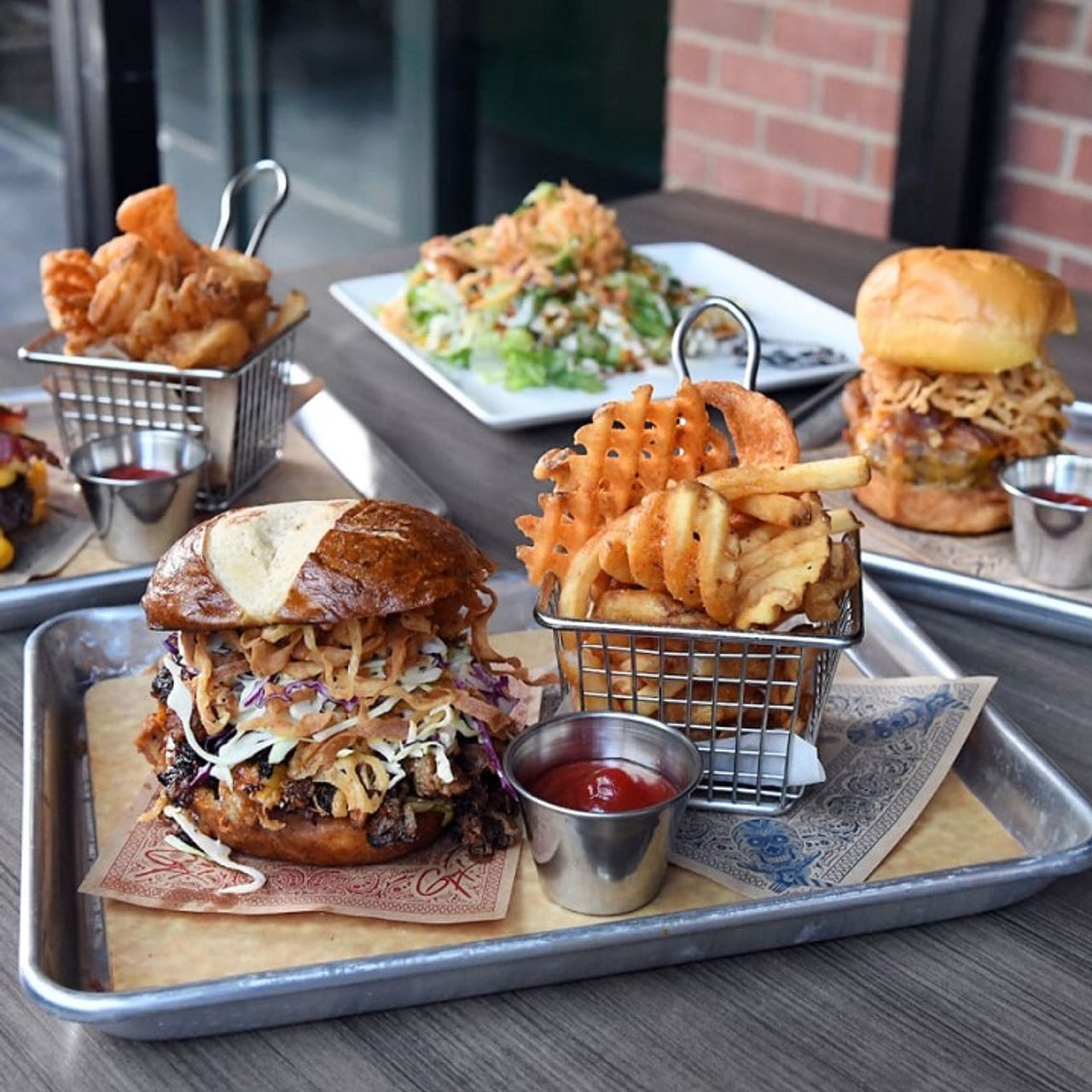 Guy Fieri’s Downtown Phoenix Kitchen + Bar at Caesars Sportsbook餐厅图片