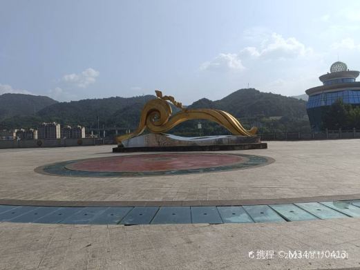 春潮广场