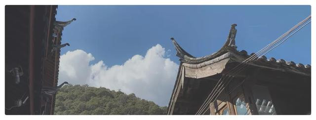 丽江故事：如果用海子的诗句来形容丽江，一定是：太阳强烈，水波温柔