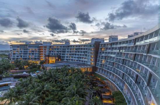 这个总套美爆了，无边泳池随手拍大片！