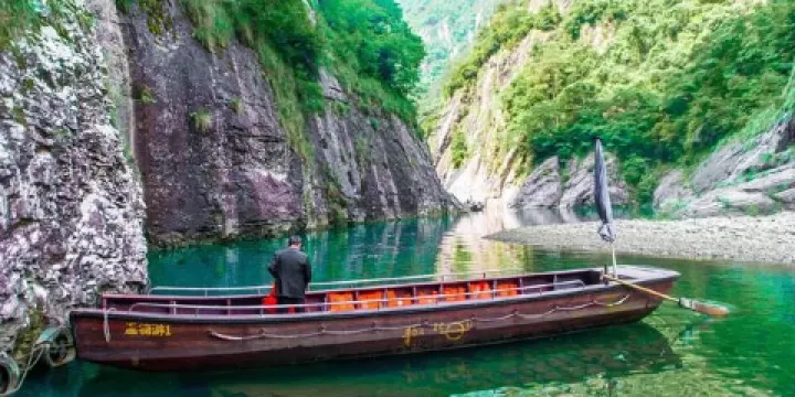 温州楠溪江石桅巖-水仙洞