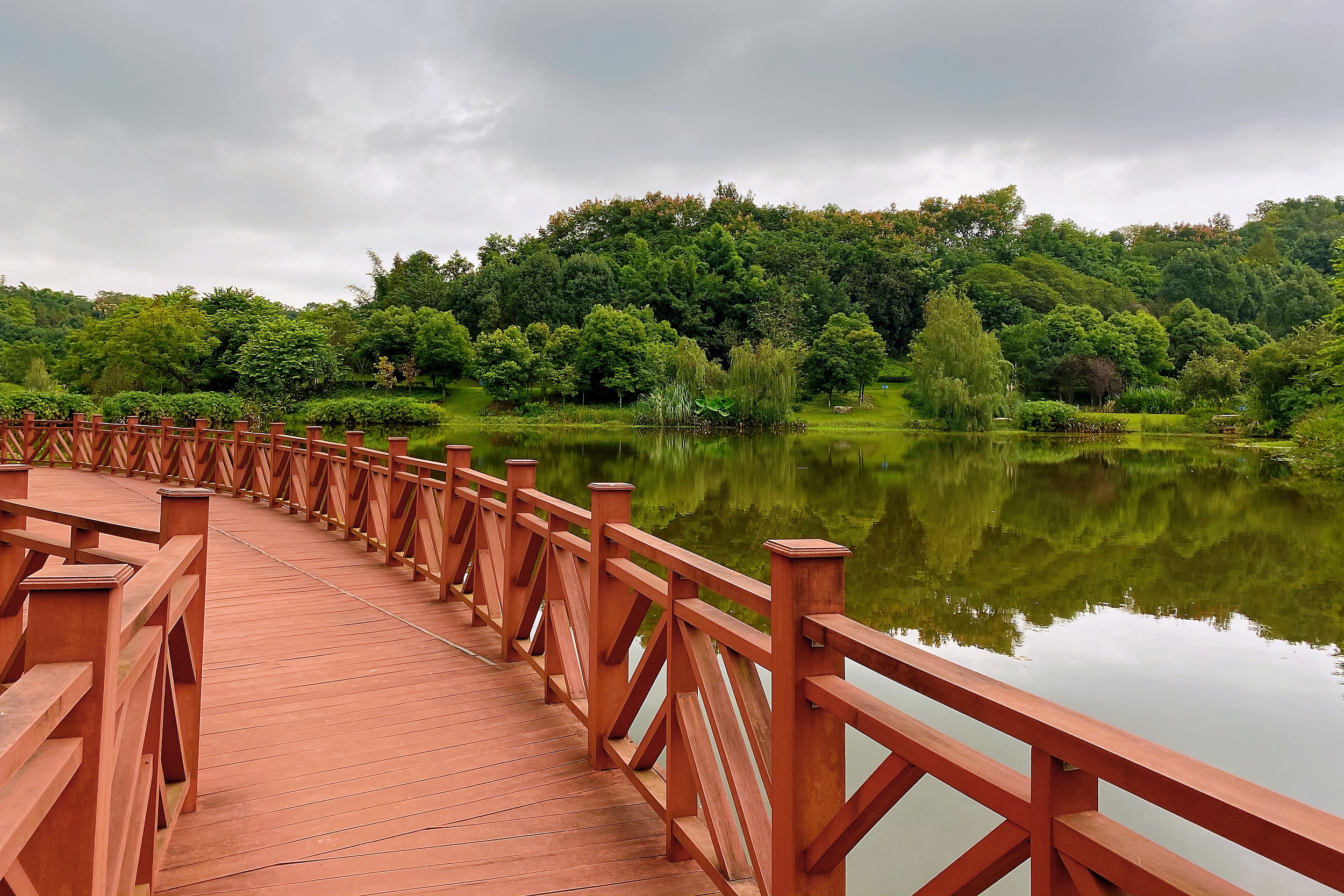 3-Day Zigong Tour: Colorful Lantern Night Tour, Dinosaur Kingdom and Ancient Town Charm