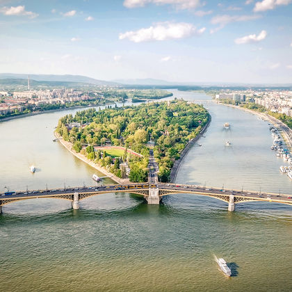 匈牙利布达佩斯玛格丽特桥+玛格丽特岛+布达佩斯动植物园一日游