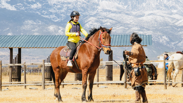 银鞍照白马,飒沓如流星🏇🏇🏇