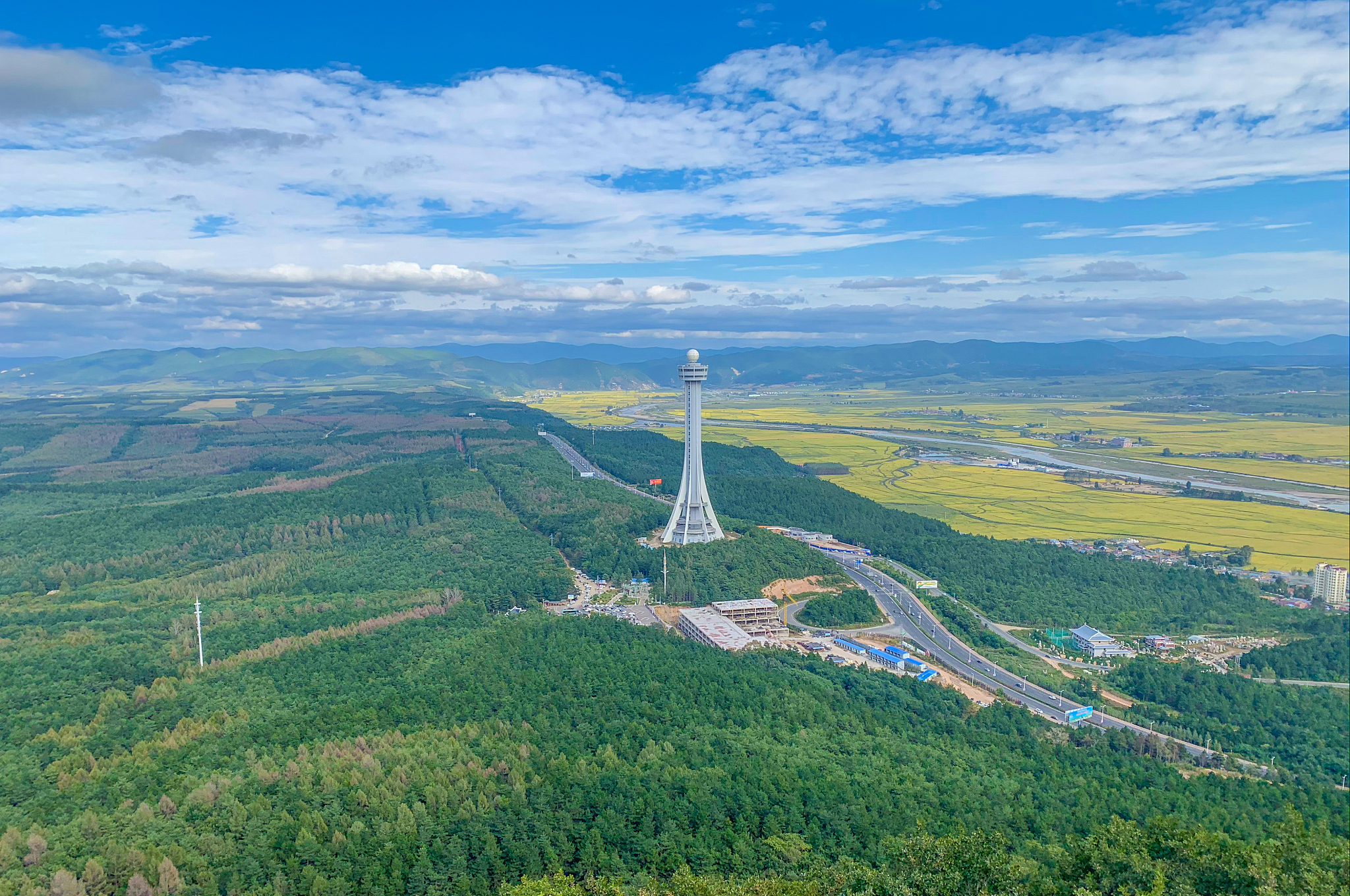 옌지 & Changbai mountain 3일 투어: 마오얼산의 설경, 공룡 왕국에서의 모험
