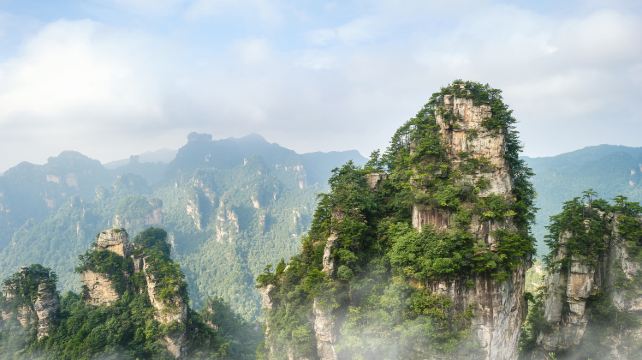 2-Day Zhangjiajie Private Tour·Tianmenshan National Forest Park | Yuanjiajie | Tianzi Mountain | Ten Mile Gallery 