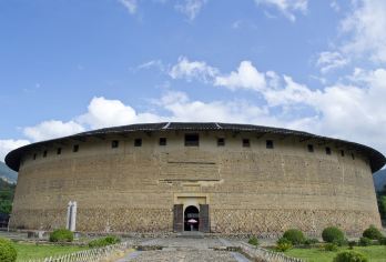 华安大地土楼群+二宜楼一日游【8人小团/高速往返/老少皆宜】【8人小团、华安大地土楼一日游】