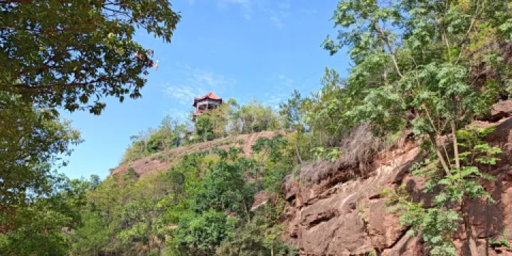 羅田岩森林公園