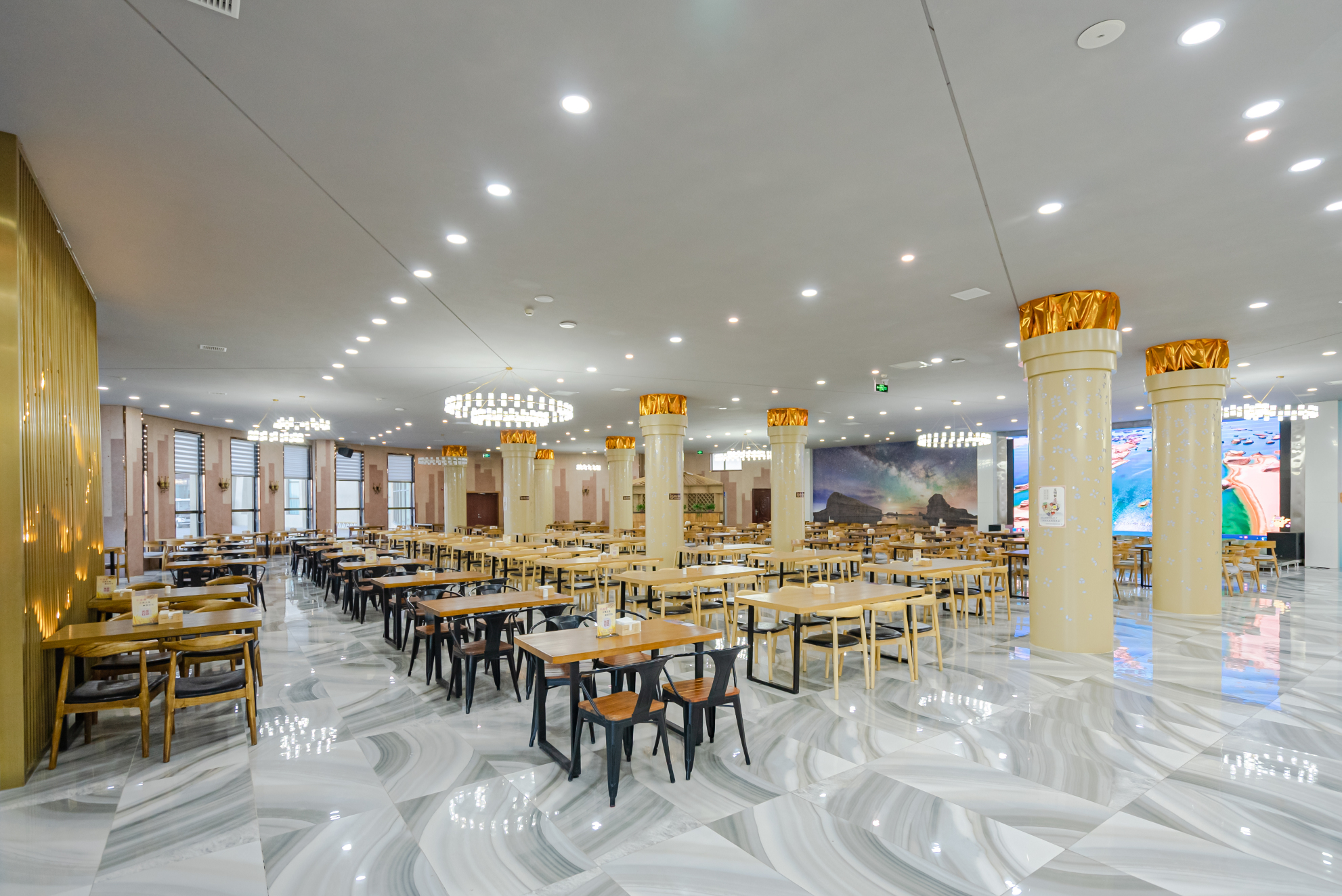 乌素特水上雅丹梦幻星空野奢度假酒店·雅丹之夜