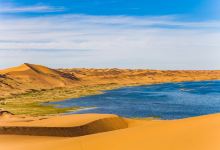 腾格里沙漠天鹅湖景点图片
