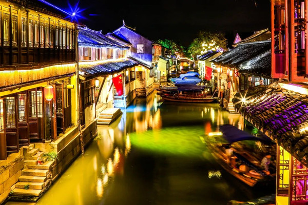 氤氲江南,夜游昆山周庄灯会,火树银花不夜天