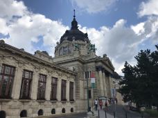 布达佩斯-读万卷书；行万里路