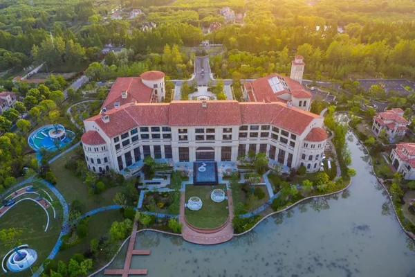 去崇明,睡进巴洛克式欧洲庄园!