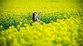 云南罗平自驾游，春天浪漫旅行地，献给自己的彩色礼物