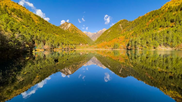 3-Day Sichuan Private Tour from Chengdu· Chengdu Research Base of Giant Panda, Jiuzhaigou, Huanglong Scenic Area