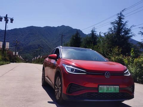 驾享爱车 享一路秋色