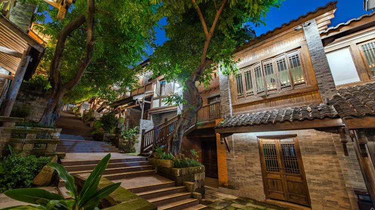4D3N · Group Tours · In-Depth City Discovery Tour of Chongqing: Chongqing+ Zoo + Two River Night Cruise+ Yangtze River Cableway + Hongya Cave 