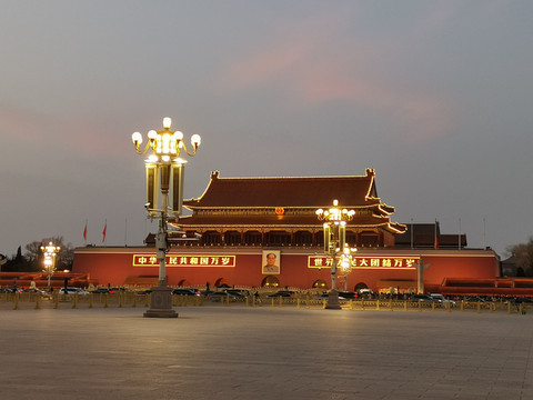 天安門兩側的公園不能錯過。