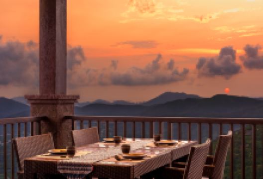 海阔天空泰餐厅(亚龙湾森林公园鸟巢店)美食图片