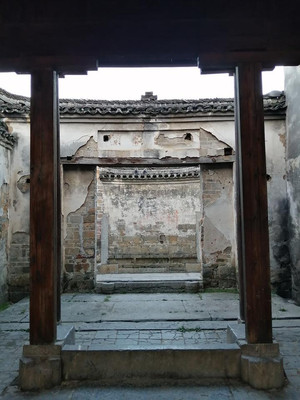 桂林有个始建于明末清初的村，巷道铺满了青石板，是湘南式民居