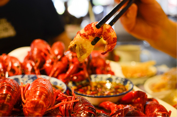 温泉酒店+啤酒+小龙虾+越野赛车+射击,首届疯爆啤酒音乐节即将来袭!