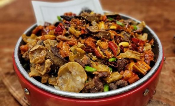 云宴龙菜金猪宴