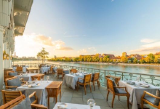 Cheval Blanc by Peter Knogl美食图片