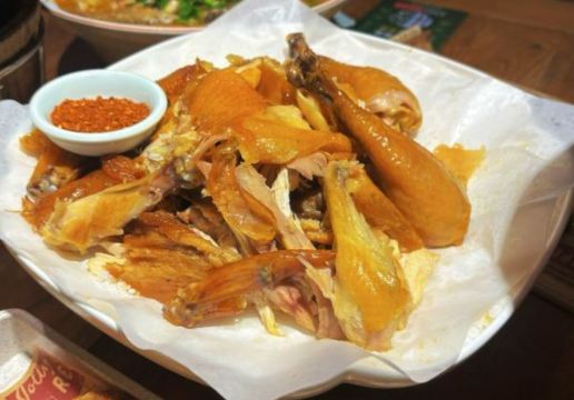 头上红煨盐鸡乡村食府