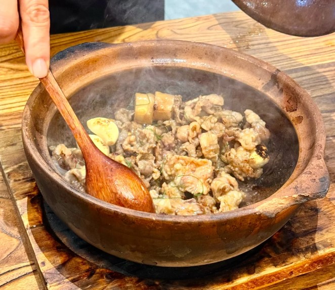 诚咬金煲仔皇 ·啫啫煲·煲仔饭(夏湾中安店)