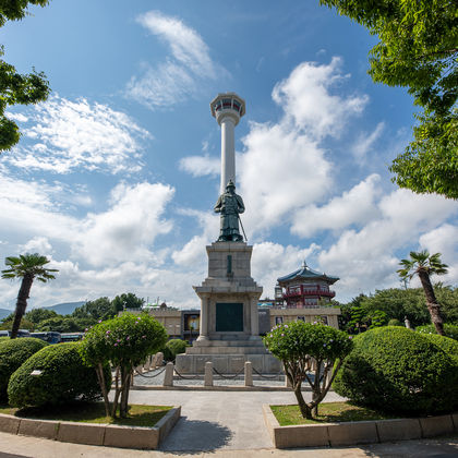 韩国南浦洞+釜山塔+甘川文化村+扎嘎其市场一日游