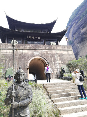 我游剑门关:蜀道之难,难于上青天。