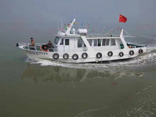 河北沧州小刘海钓俱乐部,10多条专业钓鱼双发大艇,这才叫海鲜!