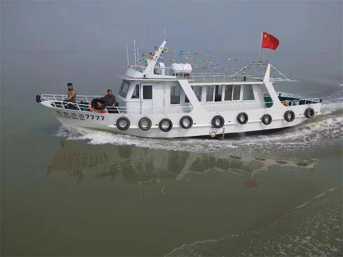 河北滄州小劉海釣俱樂部，10多條專業釣魚雙發大艇，這才叫海鮮。