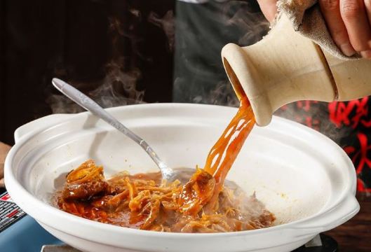 爱尚辛香味烧鱼馆(卓刀泉广场店)