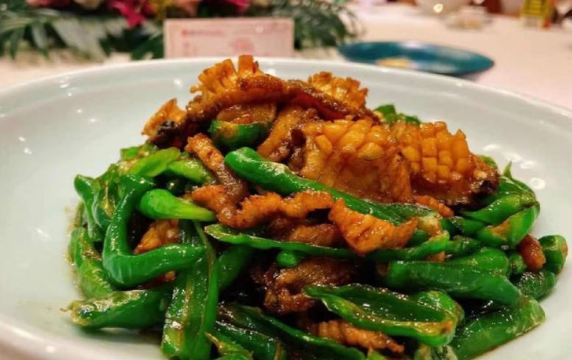 九村庭院火车餐厅