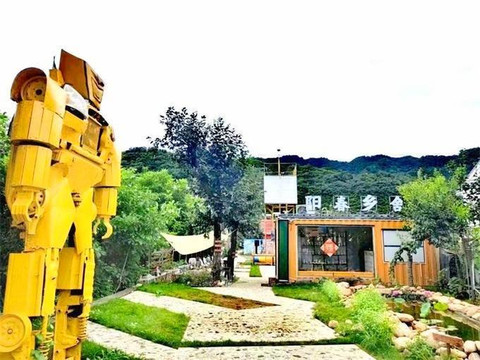 天津薊縣陽春鄉舍民宿，藏於山林之中，山谷中專屬兒童戲水樂園。