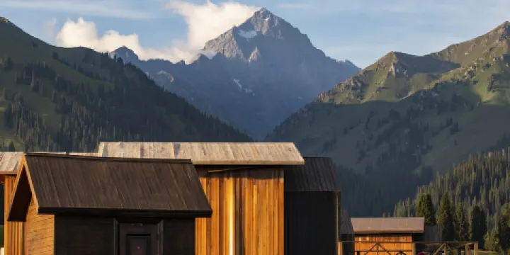 鞏留庫爾德甯柏睿營地