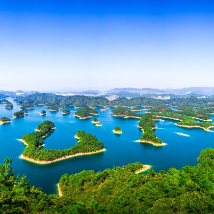 西递+宏村景区+千岛湖景区+齐云山景区4日3晚跟团游