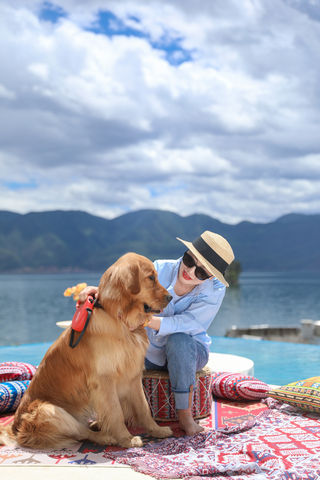 泸沽湖深藏着一家宝藏民宿——最美老板把热爱过成了生活