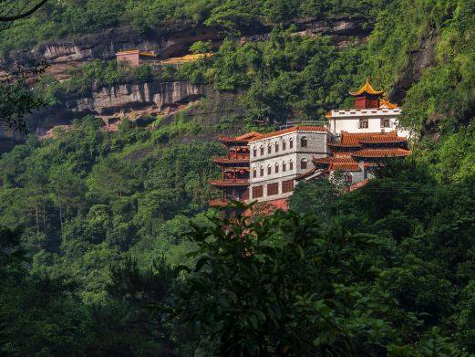 都峤山庆寿岩风景区