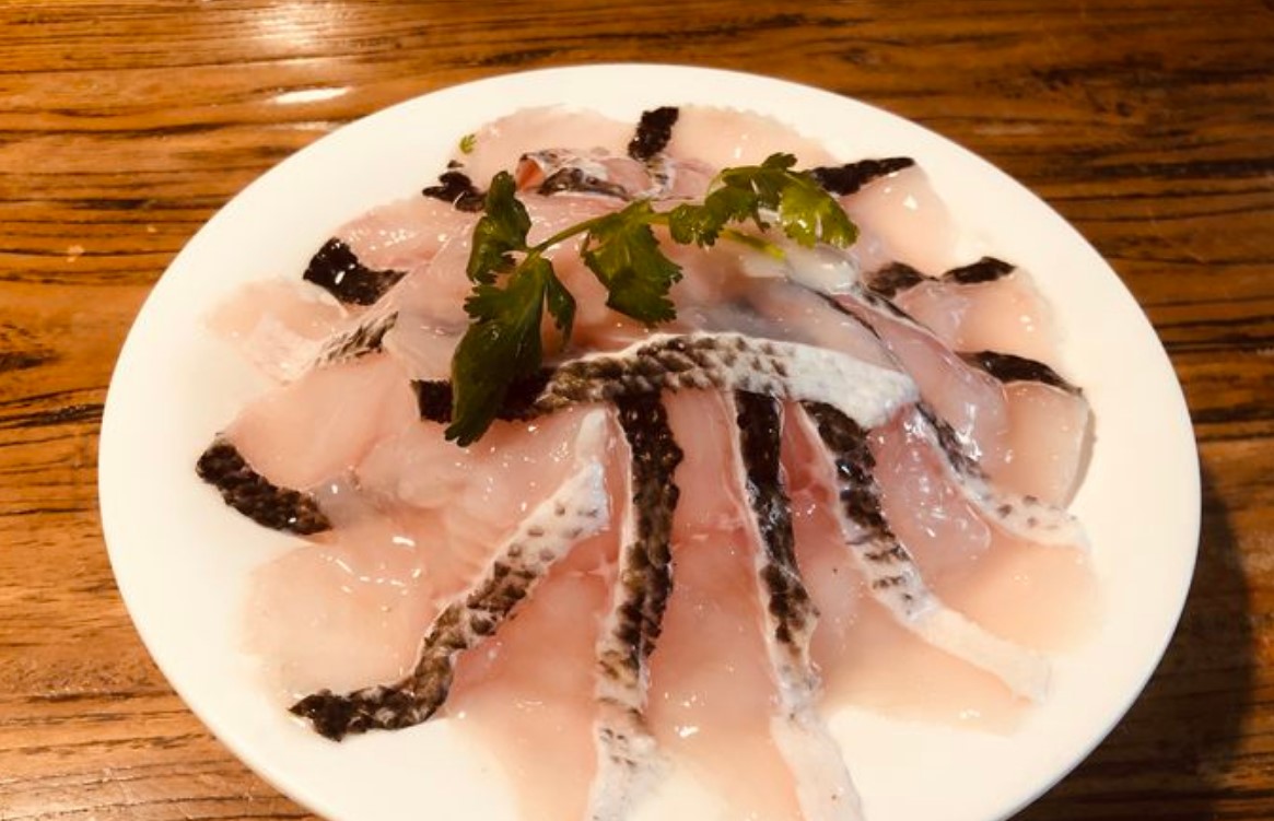 小板凳吧式火锅餐厅图片