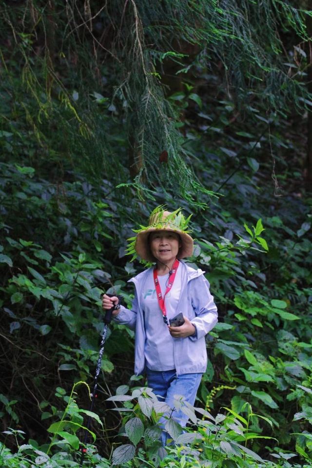 高黎贡山中坪大瀑布旅行图片 9