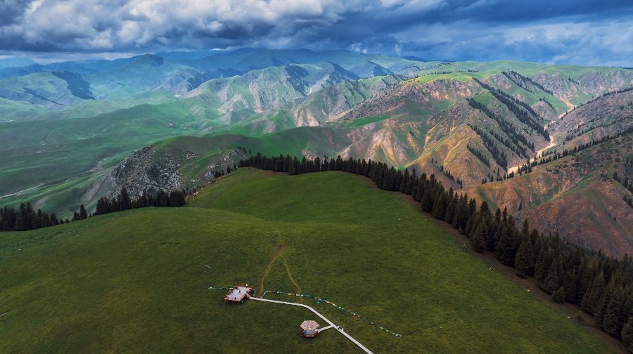 阿克塔斯姑娘峰景区