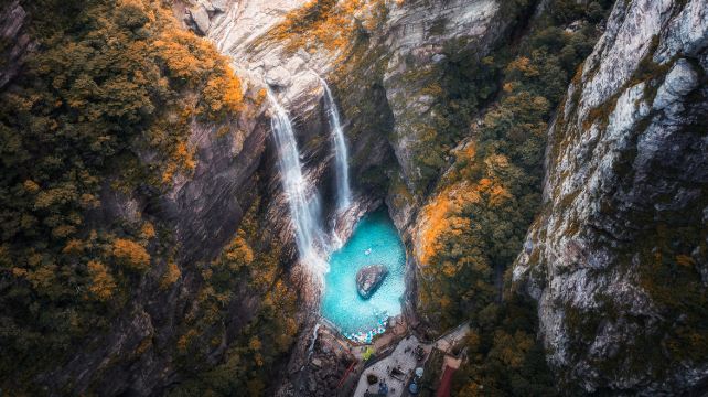 江西南昌+庐山风景名胜区+景德镇+婺源+三清山风景区5日4晚跟团游·春节盲盒大奖等您选+门票景交全含无高额自费+上限20人丨满14人下单升级航空2+1